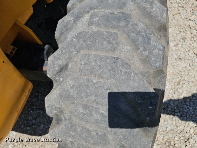 image for item DO2796 JCB 930  forklift