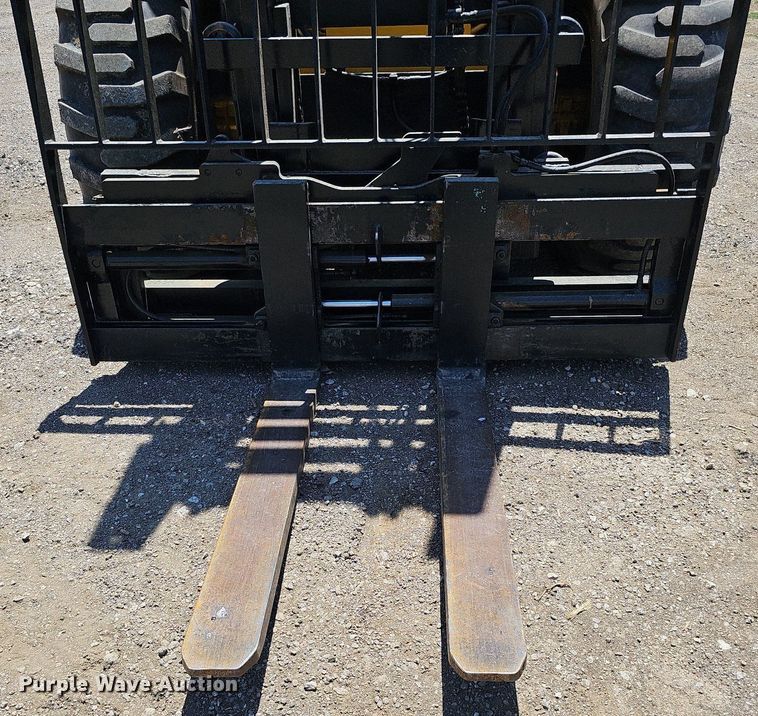 image for item DO2797 Load Lifter 2210-100  forklift