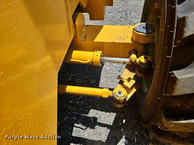 image for item DO2797 Load Lifter 2210-100  forklift