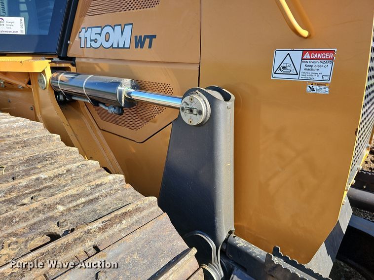 image for item DO2798 2017 Case 1150M WT  dozer