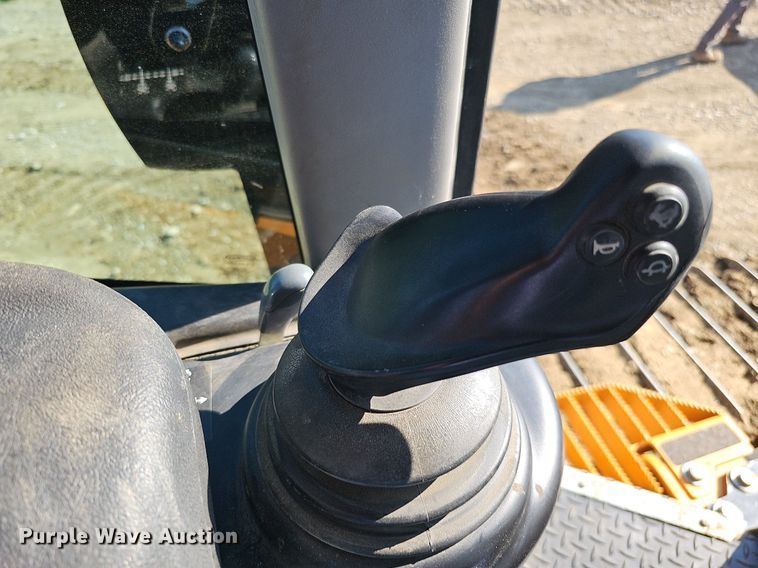 image for item DO2798 2017 Case 1150M WT  dozer