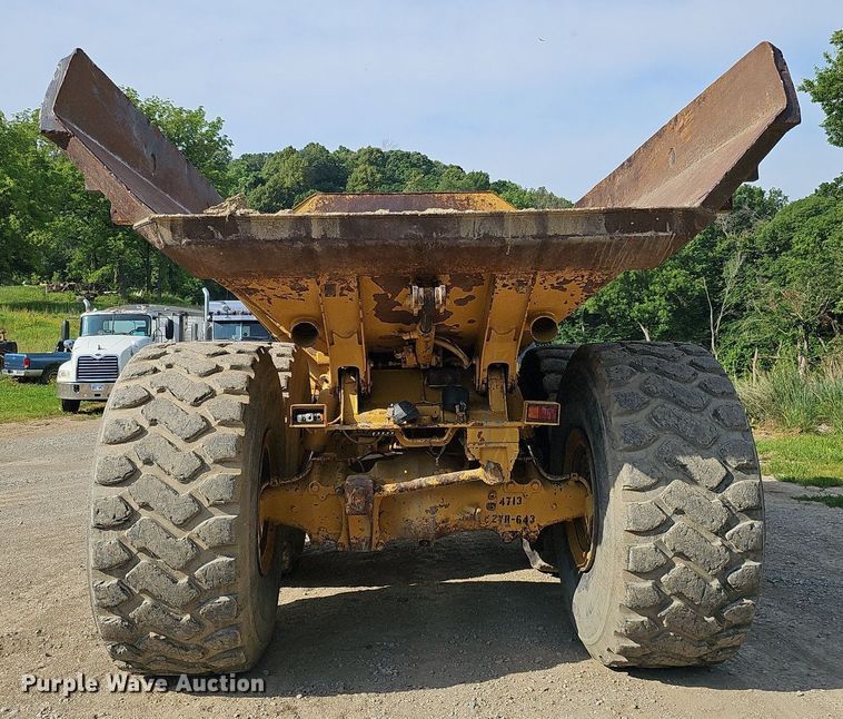 image for item DO2799 1997 Caterpillar D400E  haul truck