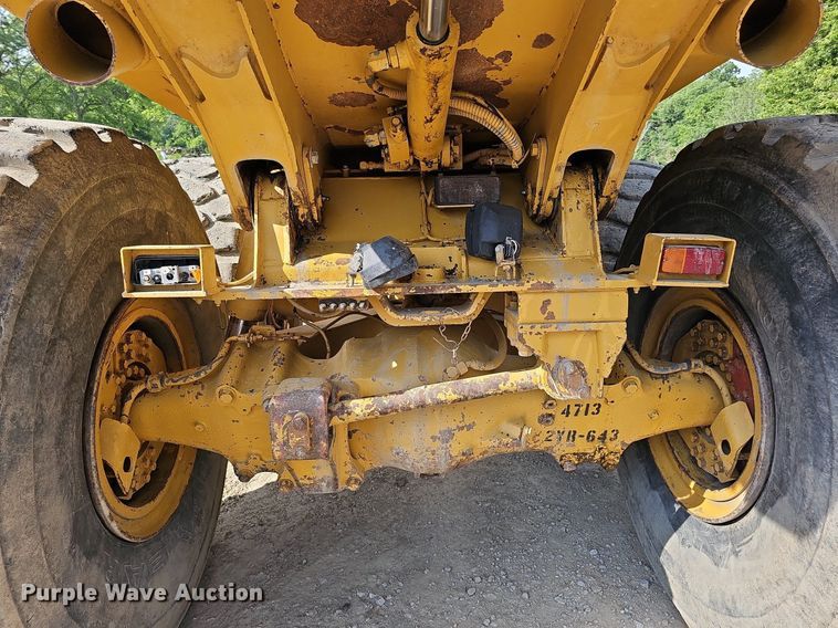 image for item DO2799 1997 Caterpillar D400E  haul truck