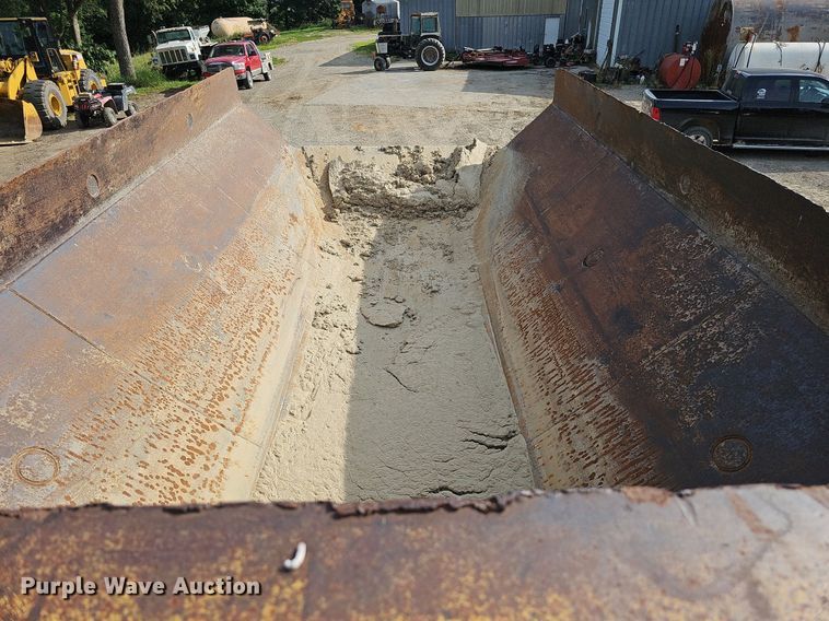 image for item DO2799 1997 Caterpillar D400E  haul truck