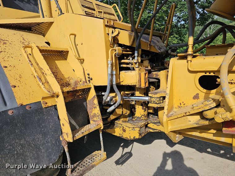 image for item DO2799 1997 Caterpillar D400E  haul truck