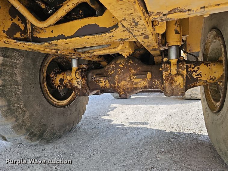 image for item DO2799 1997 Caterpillar D400E  haul truck