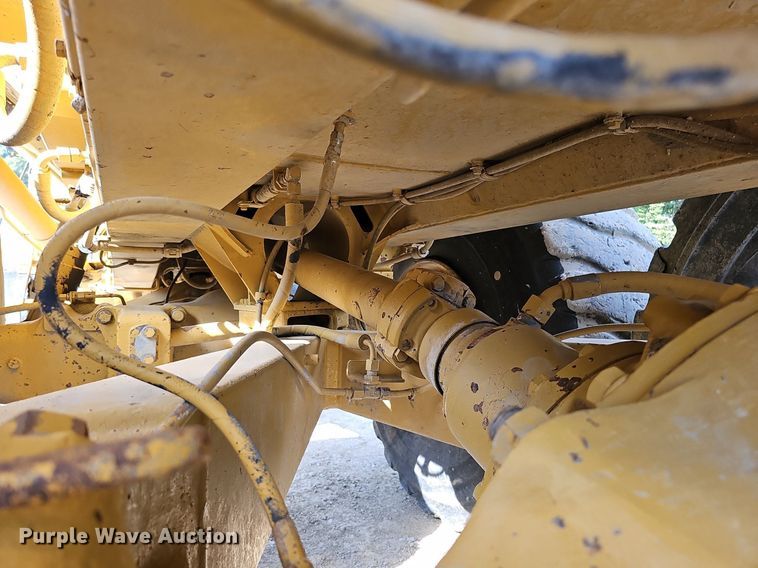 image for item DO2799 1997 Caterpillar D400E  haul truck