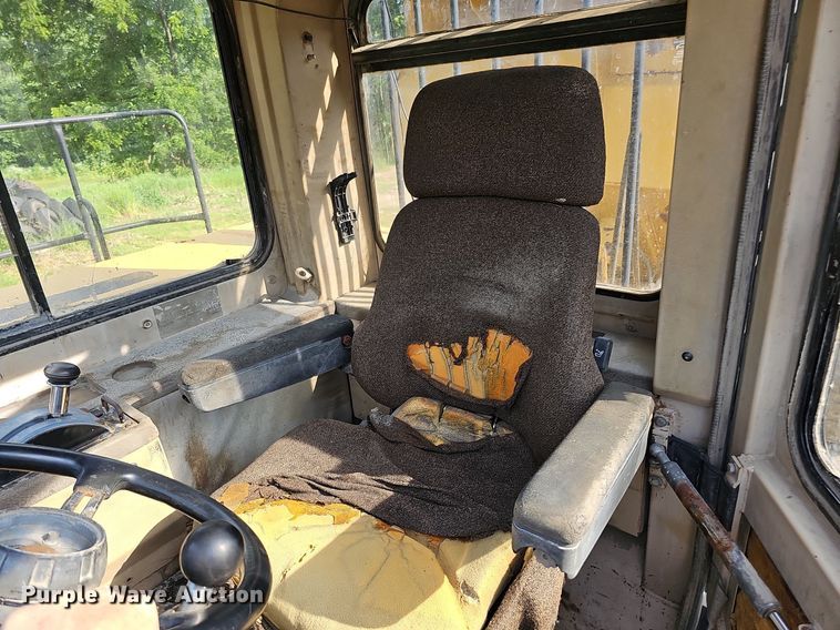 image for item DO2799 1997 Caterpillar D400E  haul truck