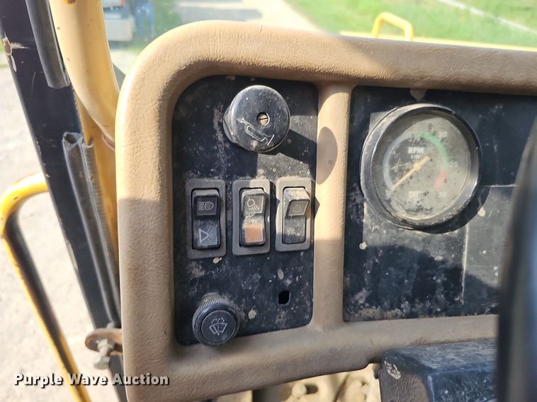 image for item DO2799 1997 Caterpillar D400E  haul truck