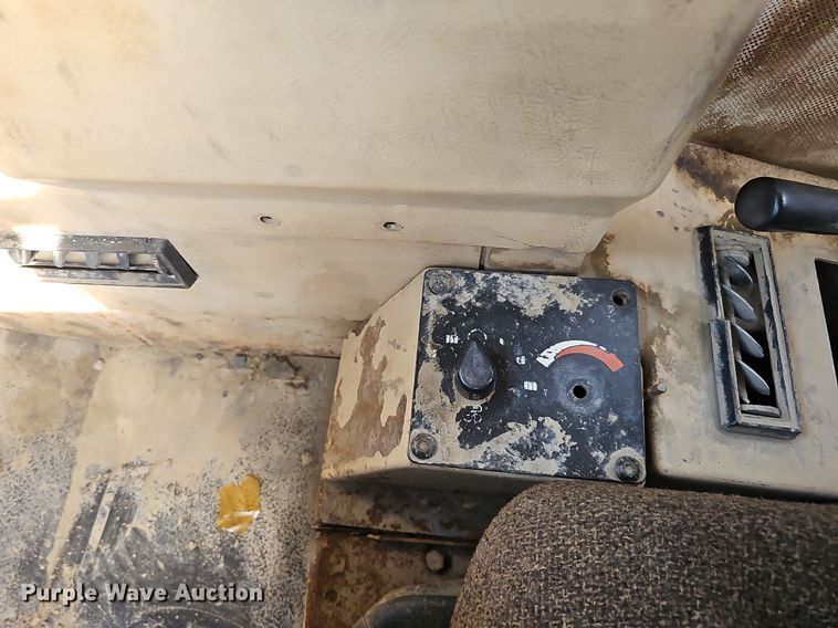 image for item DO2799 1997 Caterpillar D400E  haul truck