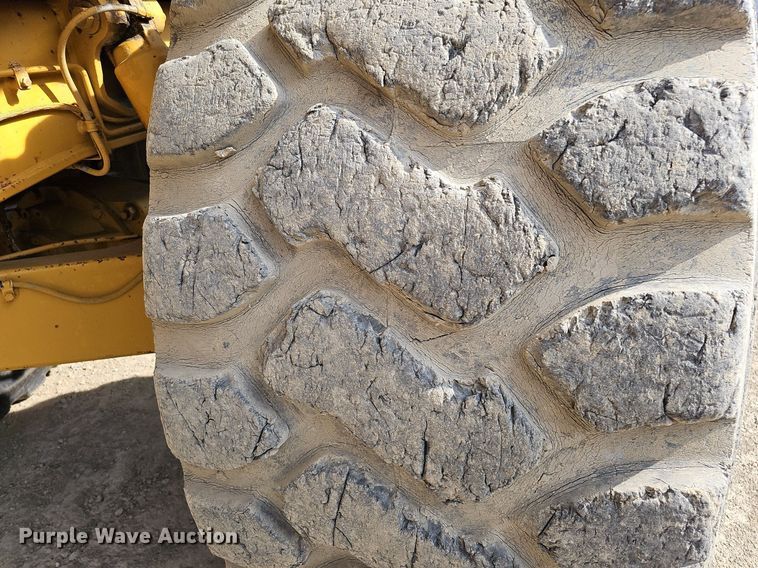 image for item DO2799 1997 Caterpillar D400E  haul truck