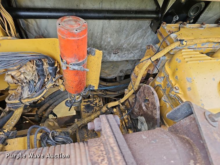 image for item DO2799 1997 Caterpillar D400E  haul truck