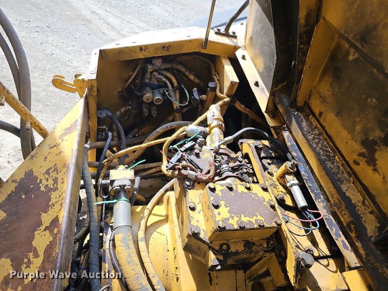 image for item DO2799 1997 Caterpillar D400E  haul truck