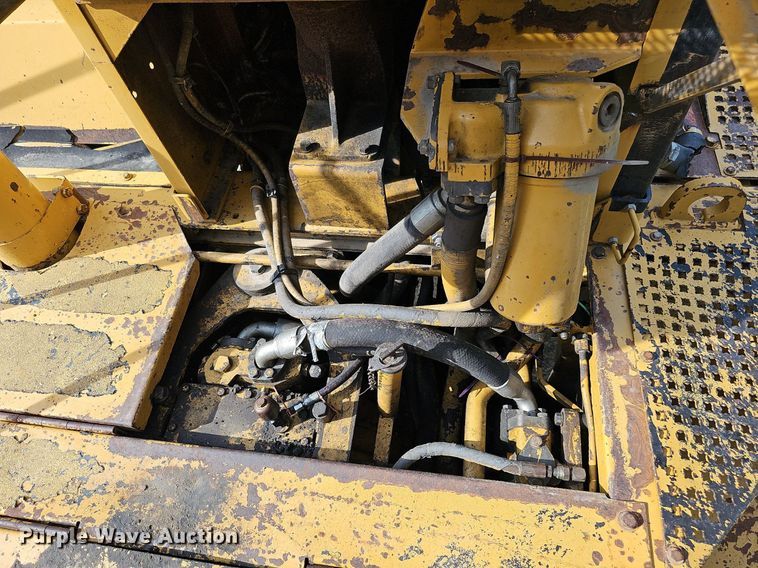 image for item DO2799 1997 Caterpillar D400E  haul truck