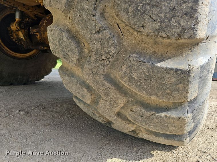 image for item DO2799 1997 Caterpillar D400E  haul truck