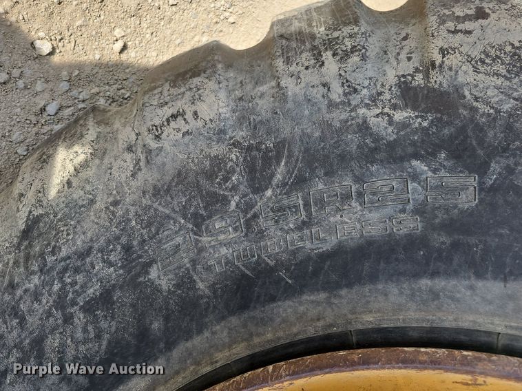 image for item DO2799 1997 Caterpillar D400E  haul truck