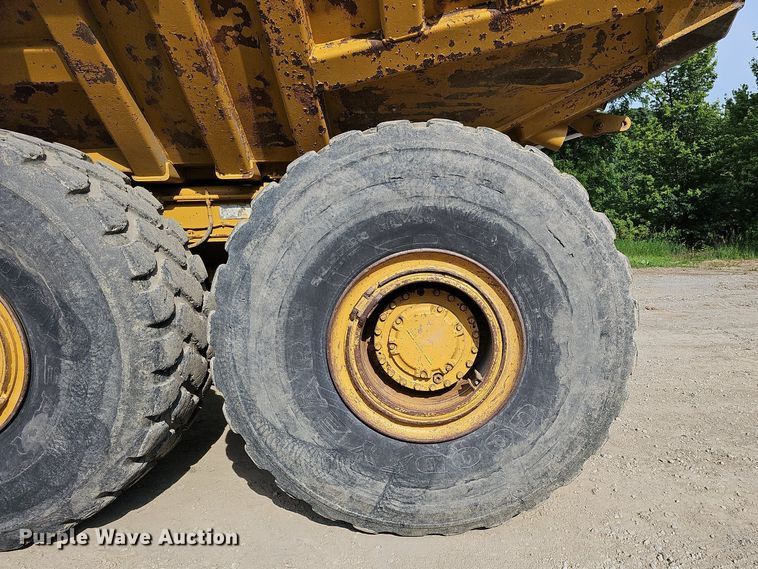 image for item DO2799 1997 Caterpillar D400E  haul truck