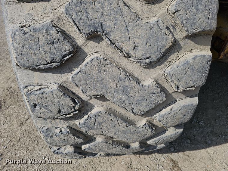 image for item DO2799 1997 Caterpillar D400E  haul truck