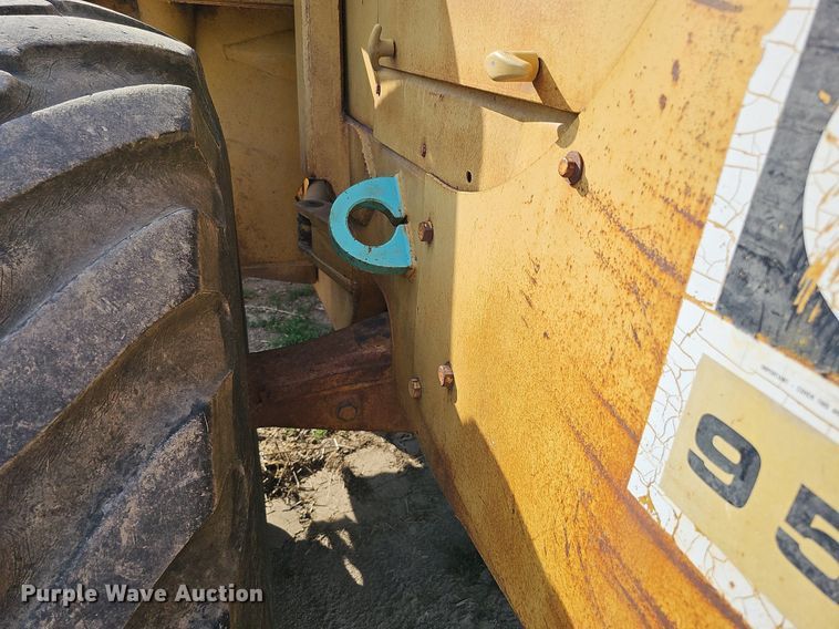 image for item DO2800 1971 Caterpillar 950  wheel loader