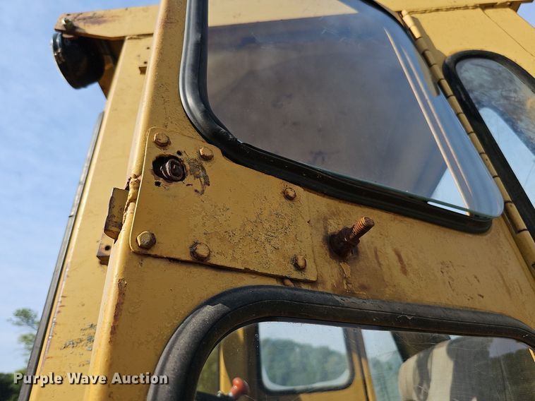 image for item DO2800 1971 Caterpillar 950  wheel loader