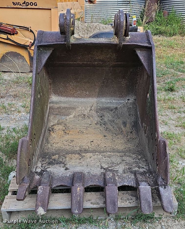 image for item DO2802 Excavator bucket