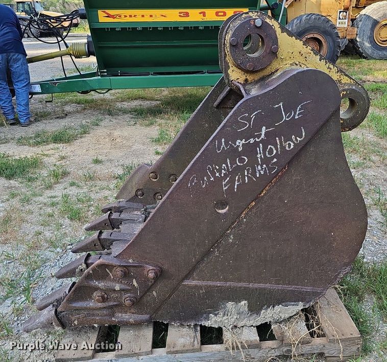 image for item DO2802 Excavator bucket