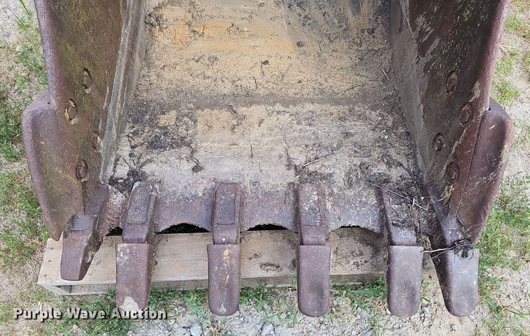 image for item DO2802 Excavator bucket