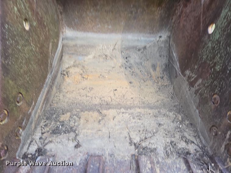 image for item DO2802 Excavator bucket