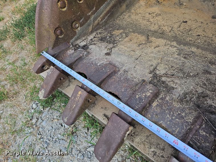 image for item DO2802 Excavator bucket
