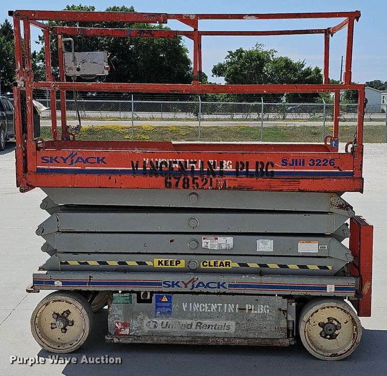 image for item DO2818 Skyjack SJIII 3226  scissor lift