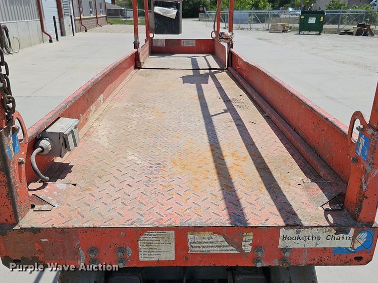 image for item DO2818 Skyjack SJIII 3226  scissor lift