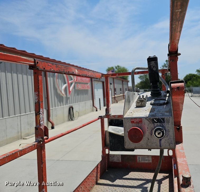 image for item DO2818 Skyjack SJIII 3226  scissor lift