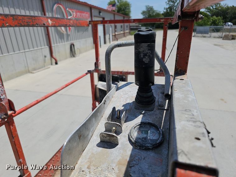 image for item DO2818 Skyjack SJIII 3226  scissor lift