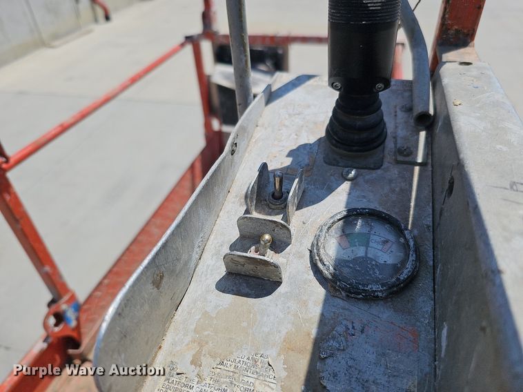 image for item DO2818 Skyjack SJIII 3226  scissor lift