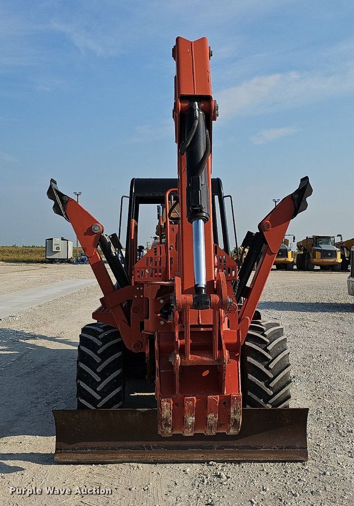 image for item DO2838 2007 Ditch Witch RT95  trencher
