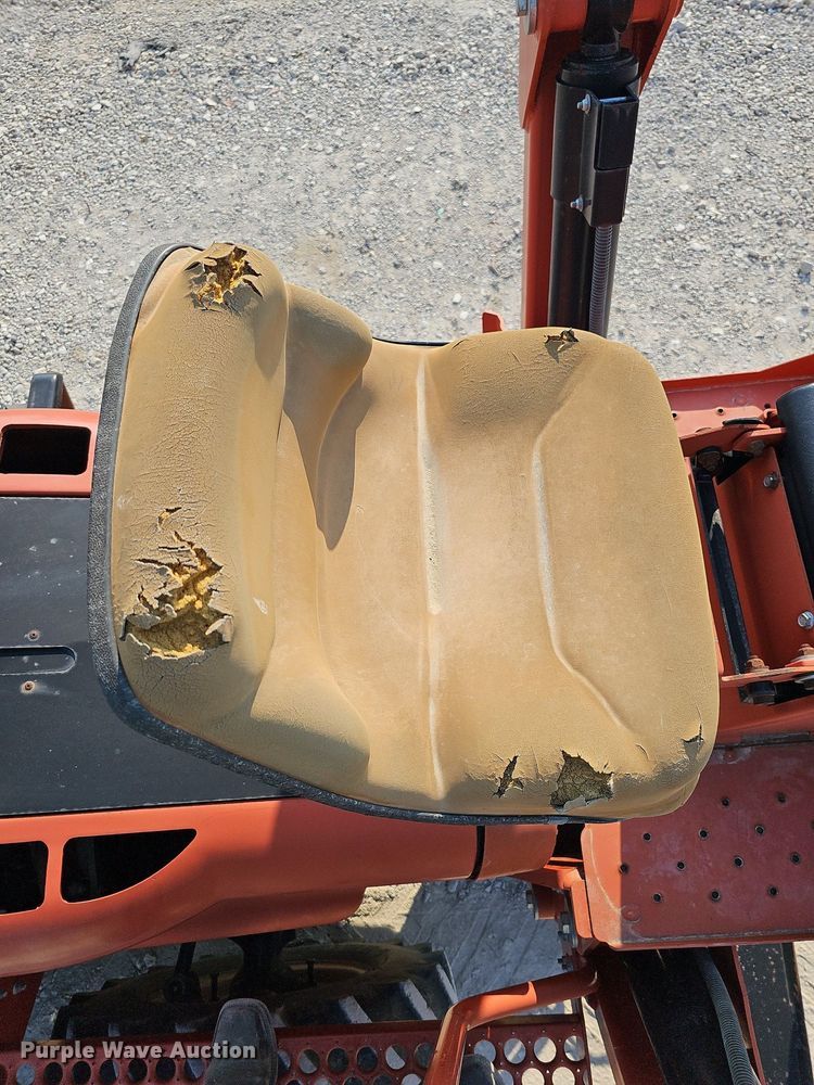 image for item DO2838 2007 Ditch Witch RT95  trencher