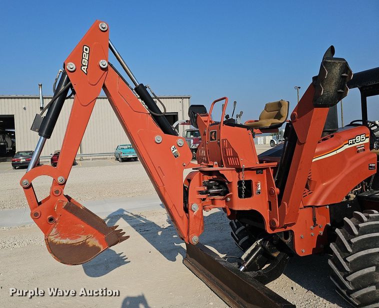 image for item DO2838 2007 Ditch Witch RT95  trencher