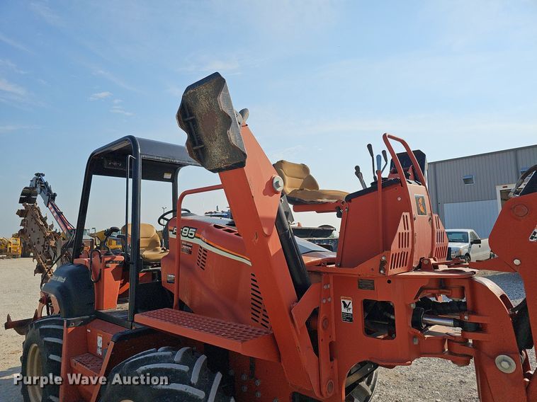 image for item DO2838 2007 Ditch Witch RT95  trencher