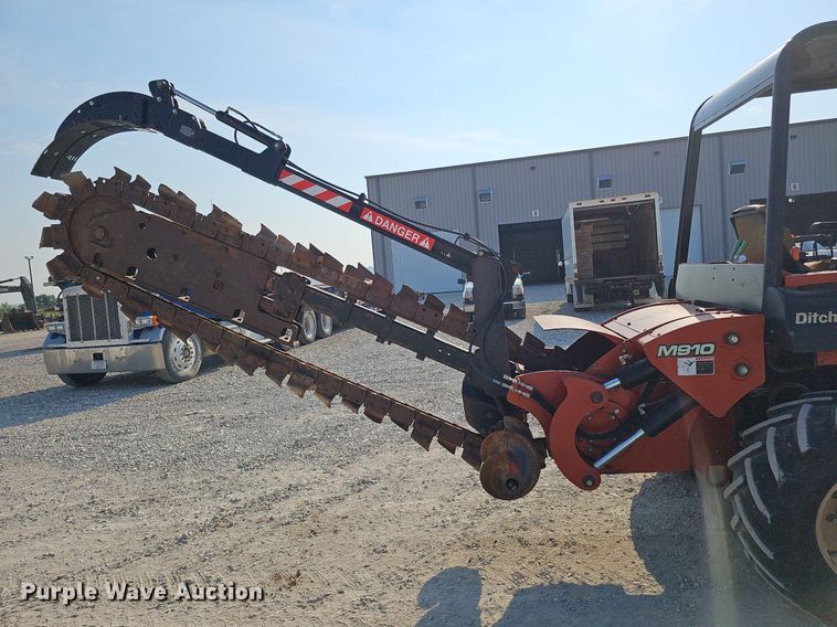 image for item DO2838 2007 Ditch Witch RT95  trencher