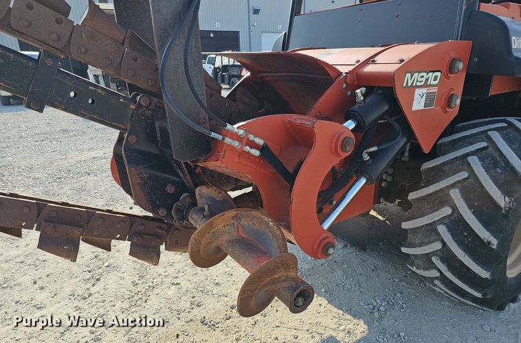 image for item DO2838 2007 Ditch Witch RT95  trencher