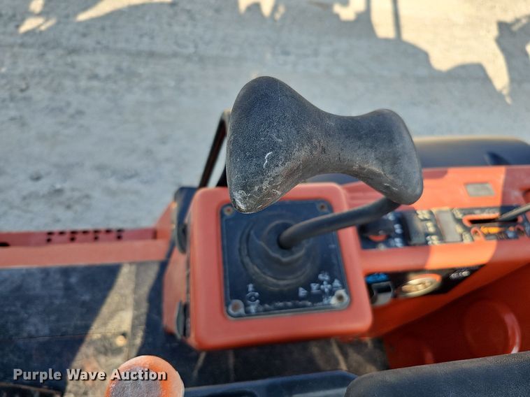 image for item DO2838 2007 Ditch Witch RT95  trencher