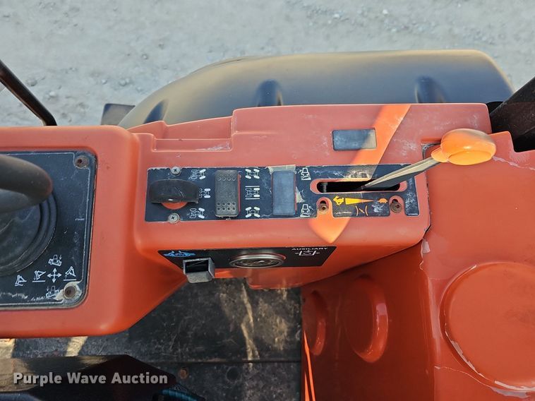 image for item DO2838 2007 Ditch Witch RT95  trencher