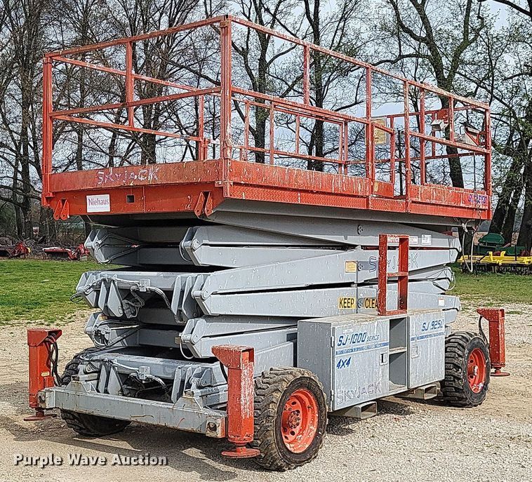 image for item DO3637 2000 Skyjack SJ9250  scissor lift