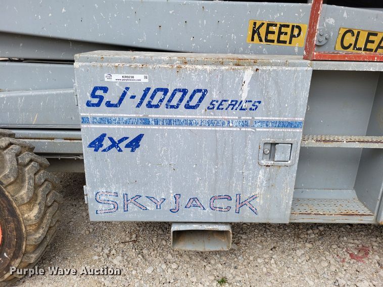 image for item DO3637 2000 Skyjack SJ9250  scissor lift