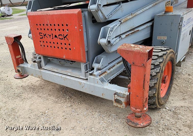 image for item DO3637 2000 Skyjack SJ9250  scissor lift
