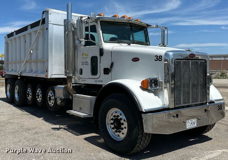 image for item DO5035 2010 Peterbilt 365  dump truck