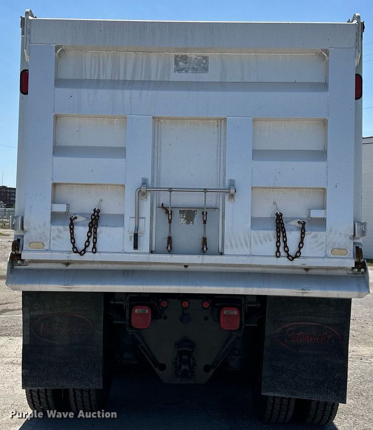 image for item DO5035 2010 Peterbilt 365  dump truck