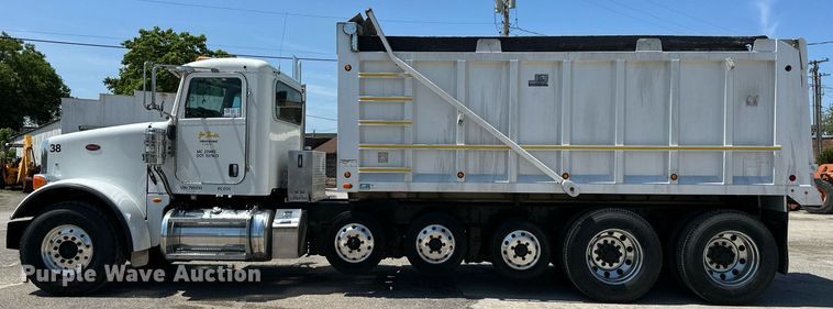 image for item DO5035 2010 Peterbilt 365  dump truck