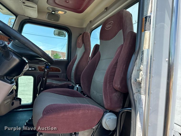 image for item DO5035 2010 Peterbilt 365  dump truck