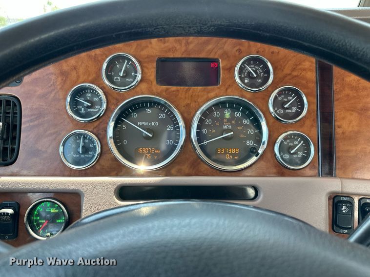 image for item DO5035 2010 Peterbilt 365  dump truck